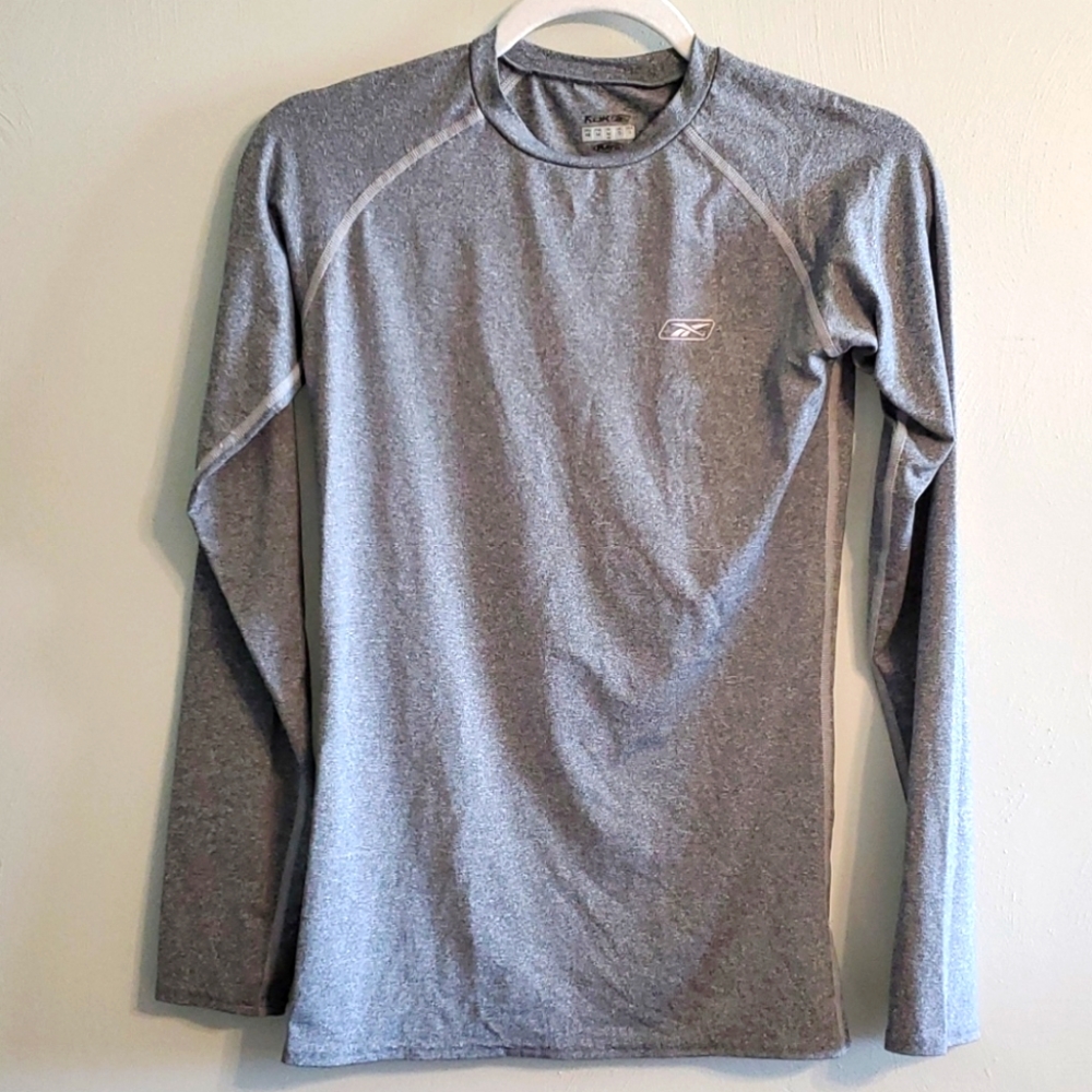 🔥3 for $20| EUC Reebok Gray Top